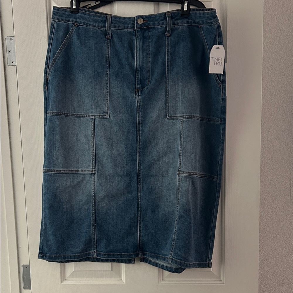Time and Tru Women's Dark Denim Pencil Skirt
